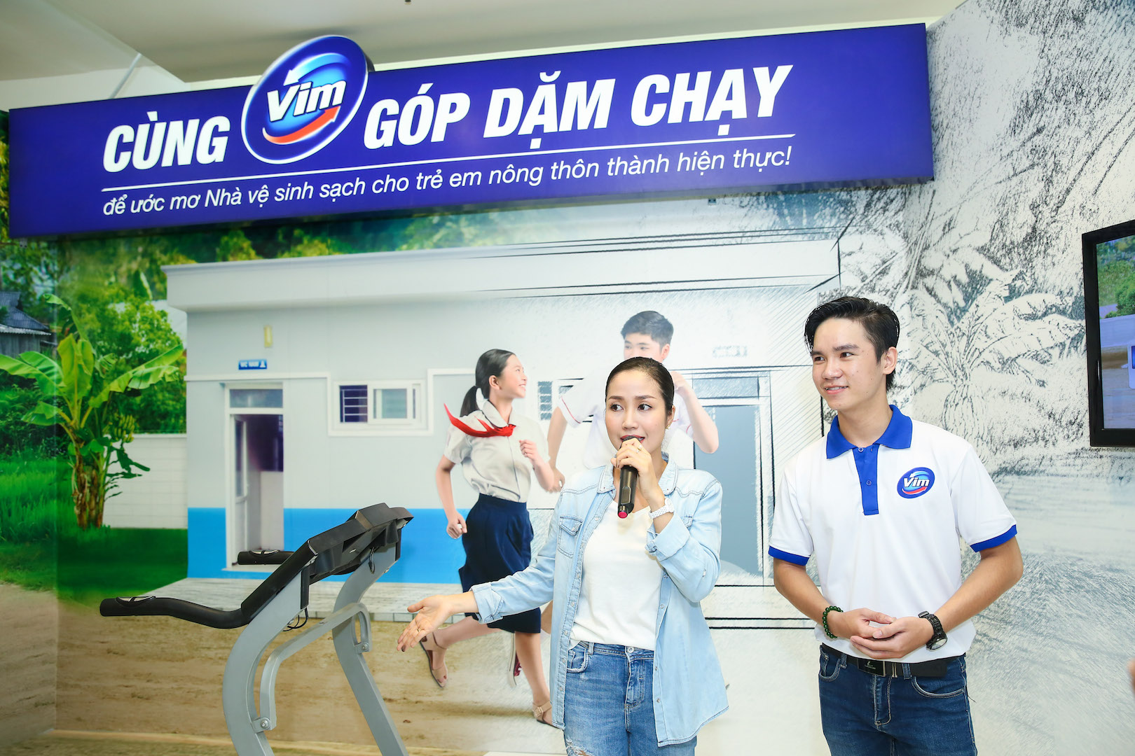 Tại sự kiện, Ốc Thanh Vân rủ khách tham quan tham gia chạy